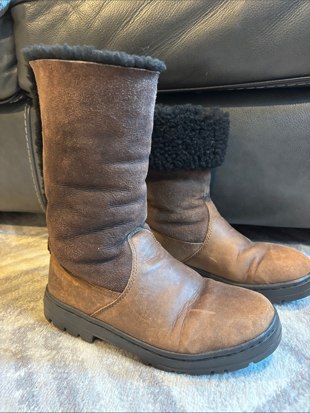 Ugg leather waterproof snow boots sheepskin size 8